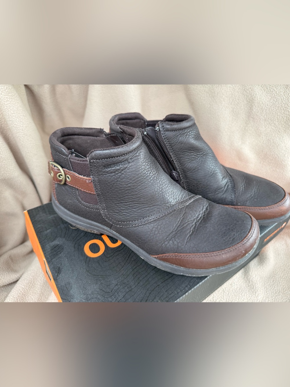 Merrell Women's Dassie Buckle Leather Ankle Boots - Black/Brown -7.5(w/box)